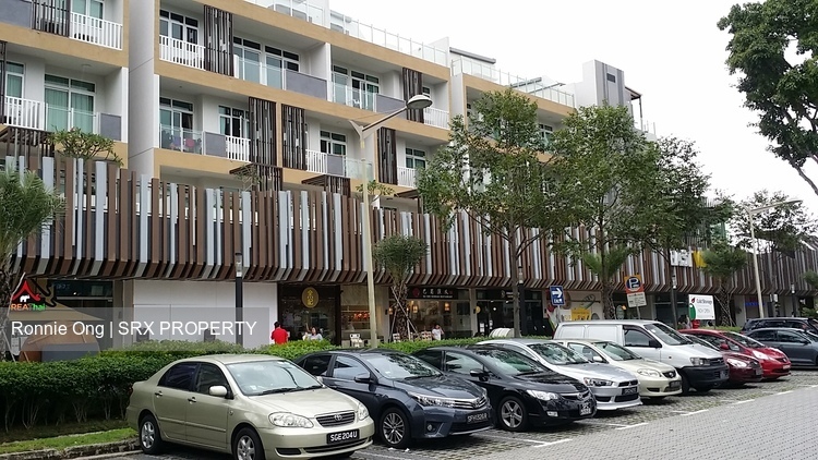 East Village (D16), Retail #329907421